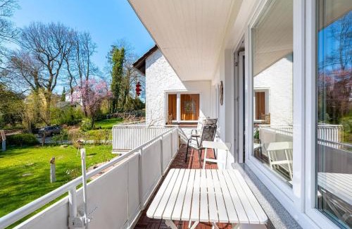 Eutin Apartment | Lakeside Comfort with Balcony, cleaning included