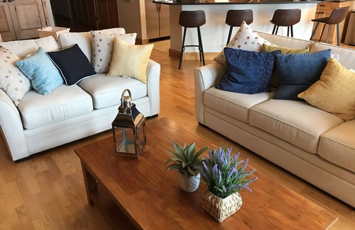Lakeside Condo | Lakeside condo 1,511 square feet. Your peaceful, calm & relaxing escape.