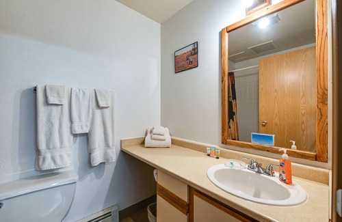 Cooper Landing Apartment | Lakeside Cooper Landing Studio Stay w/ Grill!