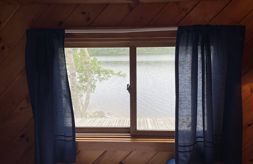 Weeks Mills Cottage | Lakeside Cottage for family fun