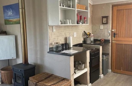 Mpofana Apartment | Lakeside Cottage on Spring Grove
