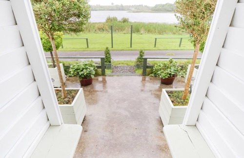 Ballyroddy Cottage | LAKESIDE COTTAGE, romantic, with open fire in Boyle, County Roscommon
