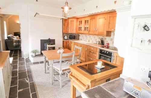 Ballyroddy Cottage | LAKESIDE COTTAGE, romantic, with open fire in Boyle, County Roscommon