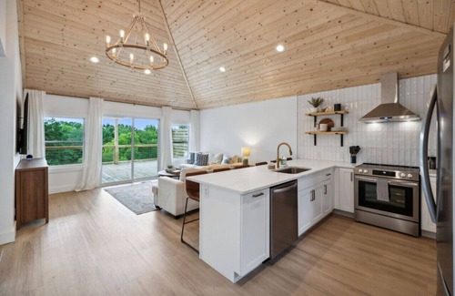 Lebanon House | Lakeside cottage w/firepit, close to Nashville!