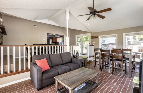 Monticello Cottage | Lakeside Cottage w/Spacious Multi-level Deck and Outdoor Living Space