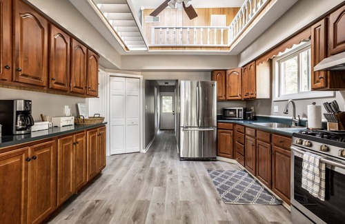 Monticello Cottage | Lakeside Cottage w/Spacious Multi-level Deck and Outdoor Living Space