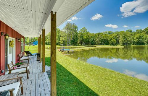 Brodheadsville House | Lakeside Cottage with Porch in Pocono Mountains