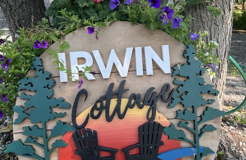 Crowes Landing Cottage | Lakeside, cozy cottage suite, perfect for couple!