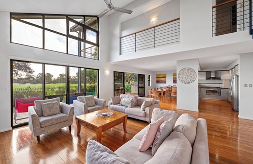 Dunsborough House | Lakeside Escape on the 18th Fairway (STRA628134PPJ55S)