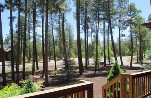 Lakeside House | Lakeside Gated Community, 3 bedrooms, 2 miles from Lake