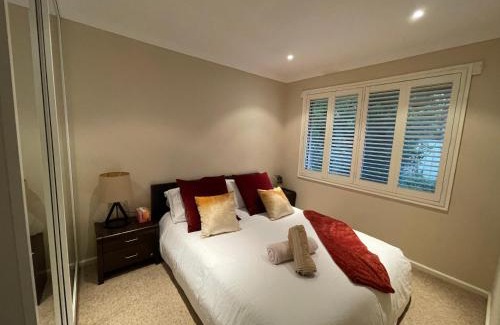 San Remo House | Lakeside Gem - Lakeview Holiday Home