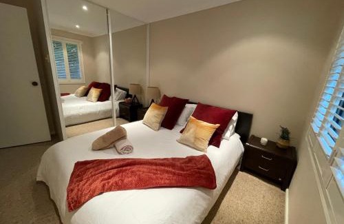 San Remo House | Lakeside Gem - Lakeview Holiday Home