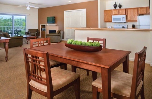 Osage Beach Condo | Lakeside Getaway: 2BR King Suite at Wyndham Ozarks