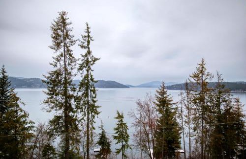 Coeur d'Alene House | Lakeside Hideaway
