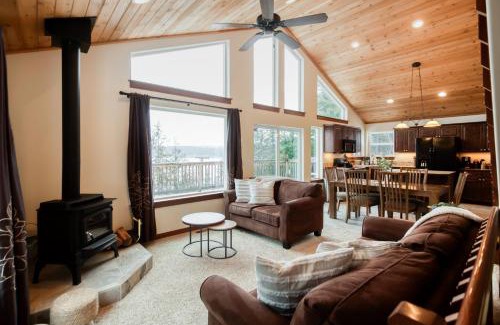 Coeur d'Alene House | Lakeside Hideaway