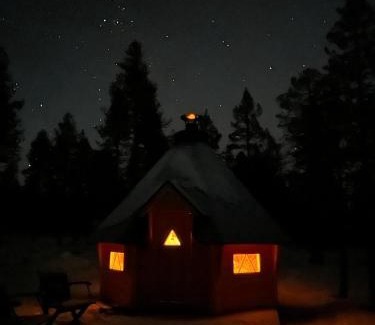 Rovaniemi Ski Chalet | Lakeside holiday home