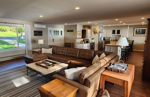Canandaigua House | Lakeside Home, New Pool, Carriage House, level & private, 6 BR, 120' frontage!