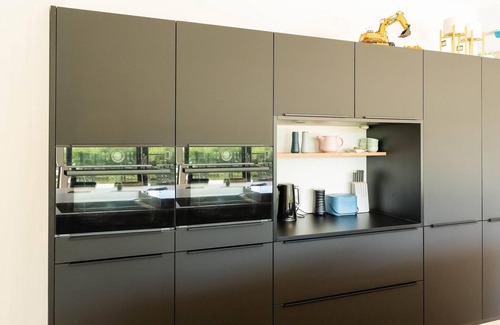 Zeewolde House | Lakeside home with a Jetty
