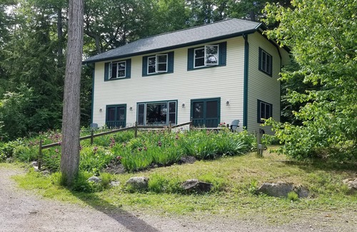 Lake George House | Lakeside House on Private Estate