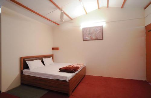 Amritpur House | lakeside huts at saikhola