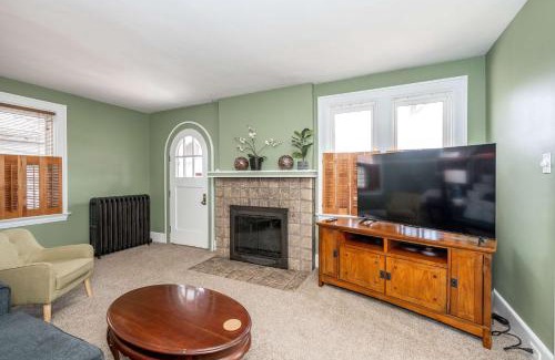 Lakeside Park House | Lakeside Landing - Modern & Chic 3BR Retreat