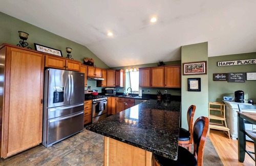 Franklin House | Lakeside Laughter Family Cabin, fire pit, 1 dog, Lake and ATV trails