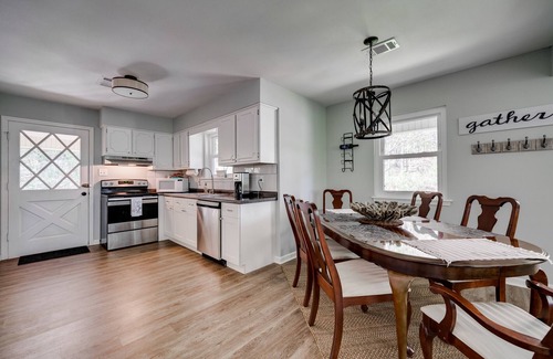Fairfield Bay House | Lakeside Livin'-near Marina, Game Room, Wi-Fi, King Bed, Fire Pit, Huge Balcony