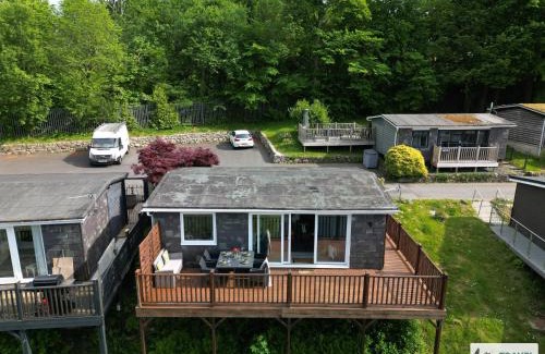 Bont Newydd House | Lakeside Lodge