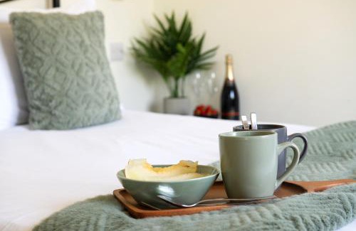 Eastleigh House | Lakeside Lodge