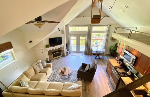 Silverdale Apartment | Lakeside Loft -Studio