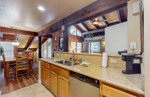 South Lake Tahoe House | Lakeside luxury meets mountain adventure in the heart of Tahoe!