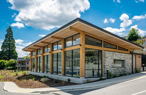 Wanaka Apartment | Lakeside Luxury Studio Apartment