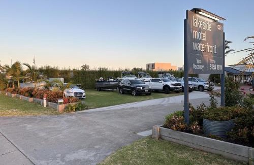 Lakes Entrance Hotel | Lakeside Motel Waterfront