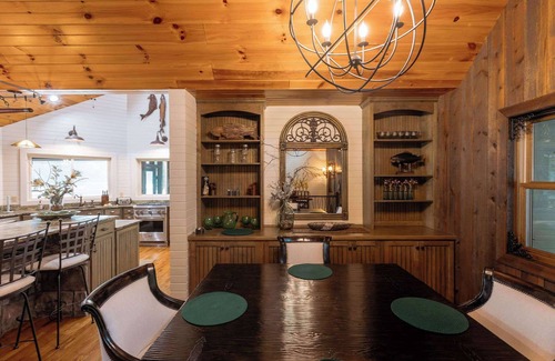 Mooresburg House | Lakeside Mountain Retreat in Mooresburg