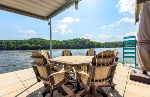 Linn Creek House | Lakeside Oasis - Room for 12
