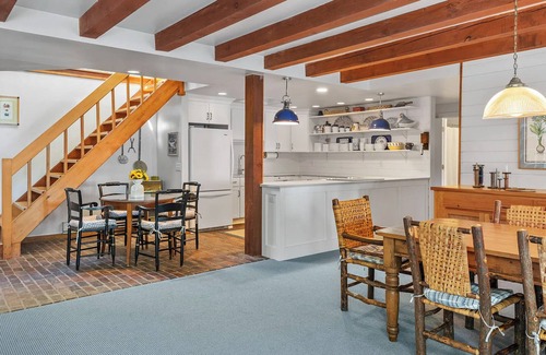 South Casco House | Lakeside & Pet-friendly 4 BR House in Raymond With AMAZING Yard and Private dock