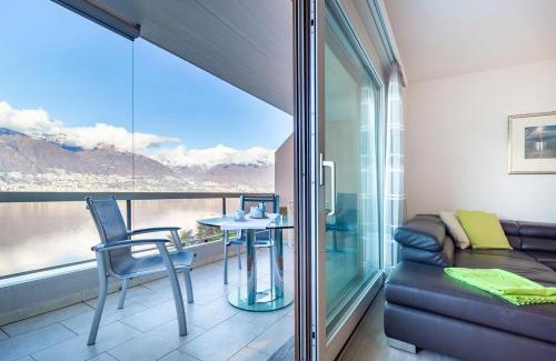 Vairano Apartment | Lakeside Pool Paradise