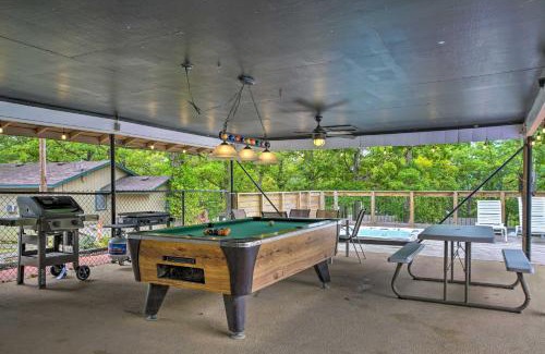 Kimberling City House | Lakeside Reeds Spring Home with Pool Access and Deck!