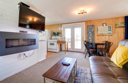 Kimberling City House | Lakeside Reeds Spring Home with Pool Access and Deck!