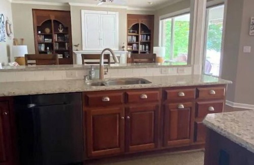 Greenwood County House | Lakeside Retreat Entire House Inground pool, kayaks, dock