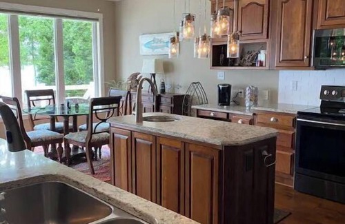 Greenwood County House | Lakeside Retreat Entire House Inground pool, kayaks, dock