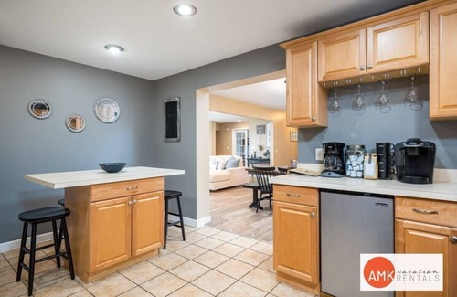 Norton Shores House | Lakeside Retreat - Waterfront, Quiet Neighborhood