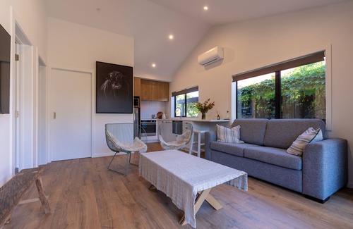 Wanaka Apartment | Lakeside road New Apartment