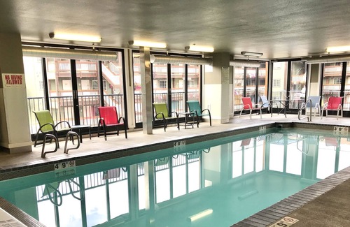 Chelan Condo | Lakeside Sandy Feet Retreat at Chelan Resort Suites unit 101