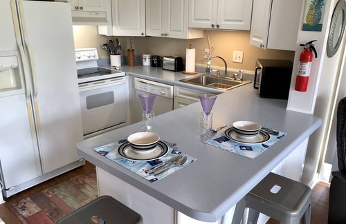Diamondhead Apartment | Lakeside studio - Affordable Month to Month, Golf, Pools, Quiet