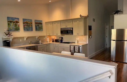 Wasilla Cottage | Lakeside three bedroom boathouse.