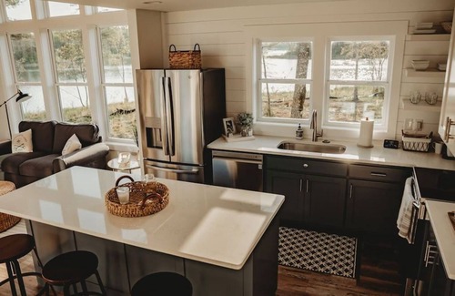 Tracy City Apartment | Lakeside Tiny Home in The Retreat by Water's Edge