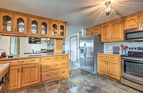 Urbana House | Lakeside Urbana Home - Near Hunting & Fishing!