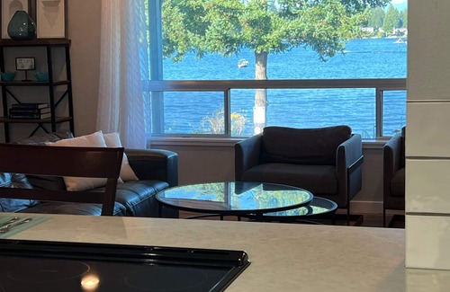 Bonney Lake House | Lakeside Vibes- Relaxed 3 bdrm, view home - Lake Tapps- Pool Table - Corn hole-