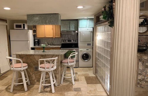 Hernando Villa | LakeSide Villa-Jacuzzi, Major Springs & Manatees nearby & Fort Island Gulf Beach